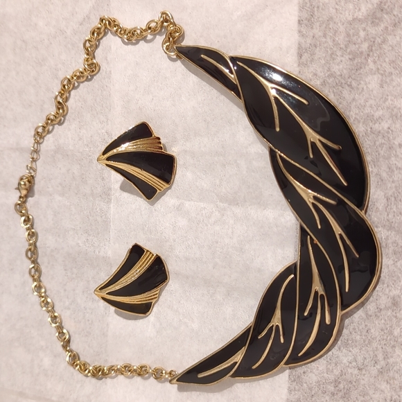 Jewelry - 💕Vintage statement set